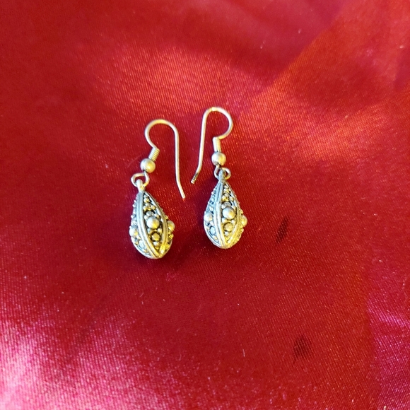 Pierced earring set - Picture 4 of 4